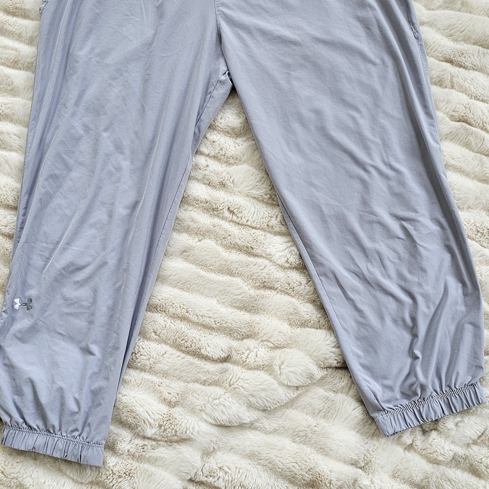 Under Armour Light Gray Joggers Xs Or S